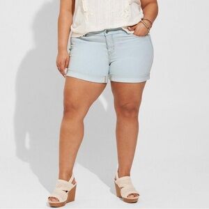 Torrid Mid-Rise Denim Short in Light Wash